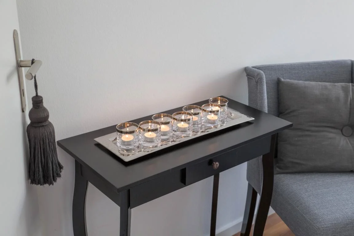 Windlicht Molly 2er-Set (Höhe 6 cm, Durchmesser 7 cm), mundgeblasenes Kristallglas mit Platinrand, Plus 30 Teelichter