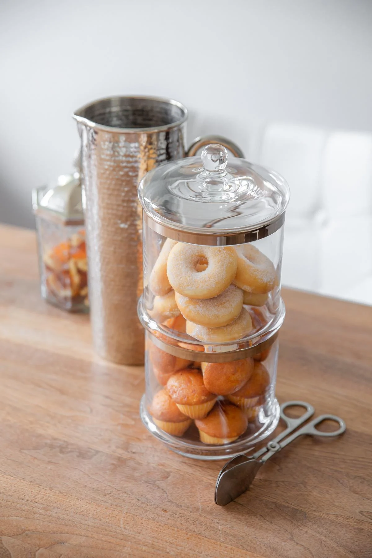 Glasdose Lia (Höhe 29 cm, Ø 14 cm), mit Deckel, mundgeblasenes Kristallglas mit Platinrand Glasdose Lia (Höhe 29 cm, Ø 14 cm), mit Deckel, mundgeblasenes Kristallglas mit Platinrand