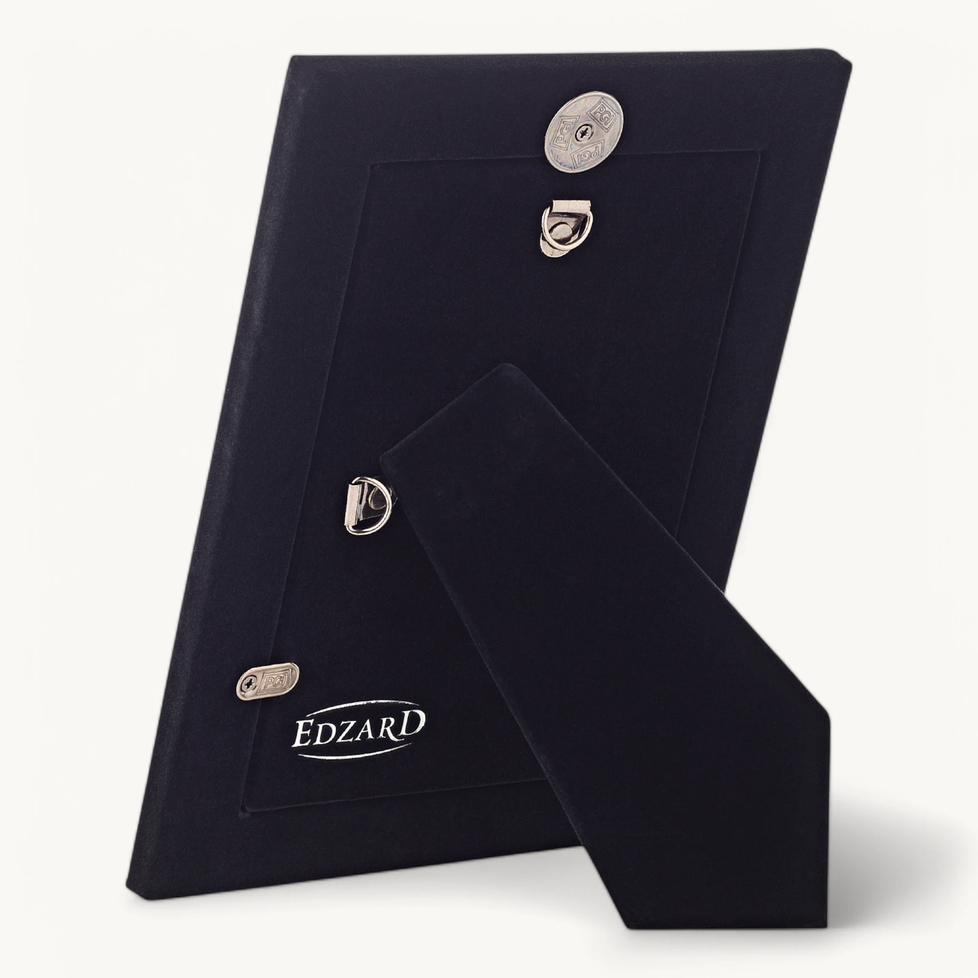 Bilderrahmen Urbino (10x15 cm), edel versilbert, anlaufgeschützt, 2 Aufhänger Bilderrahmen Urbino (10x15 cm), edel versilbert, anlaufgeschützt, 2 Aufhänger