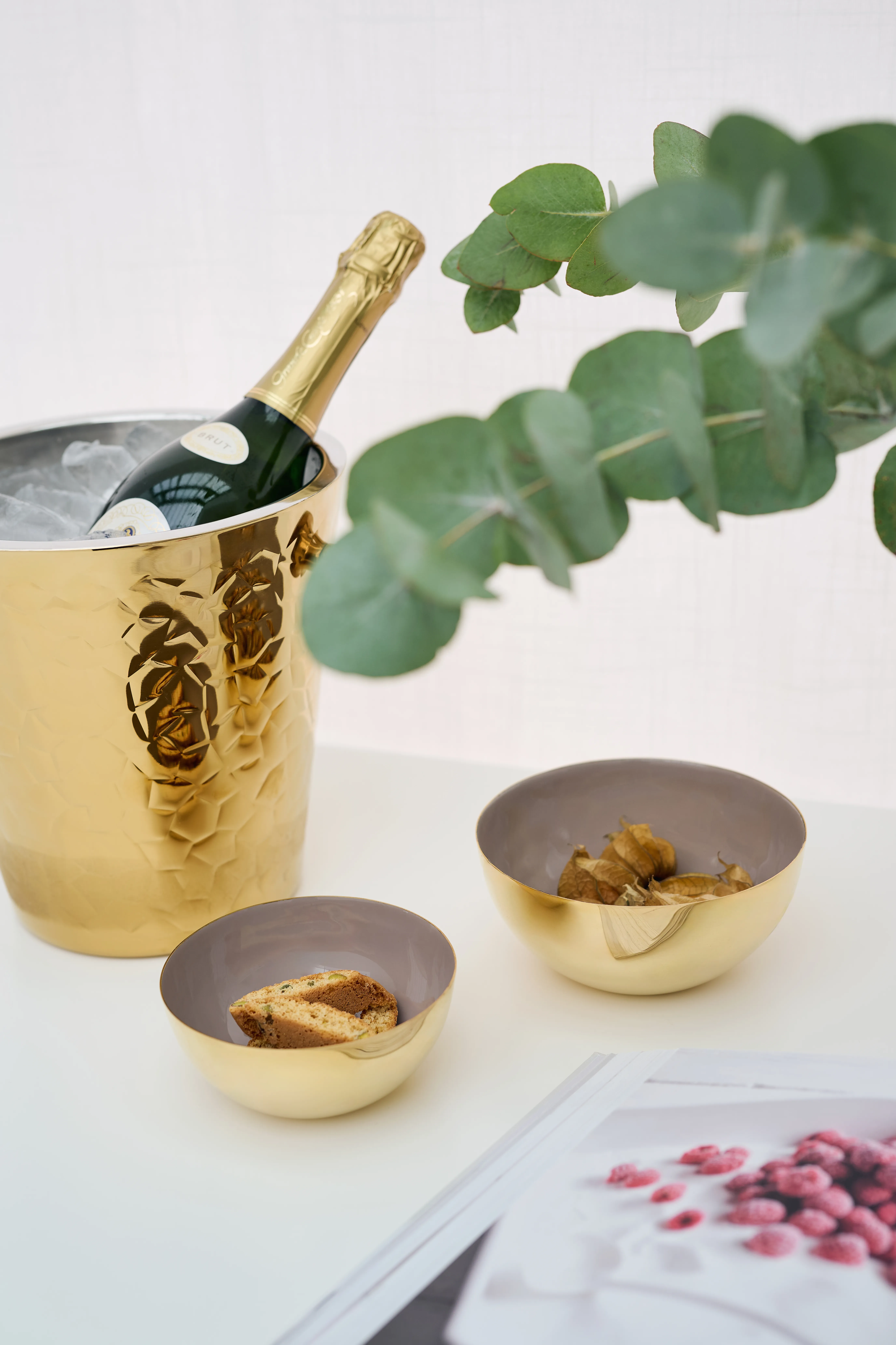 Schale Liora (Ø 15,5 cm, Höhe 7 cm) Messing, Gold-Finish, hochglanzpoliert, innen Perlbeige
