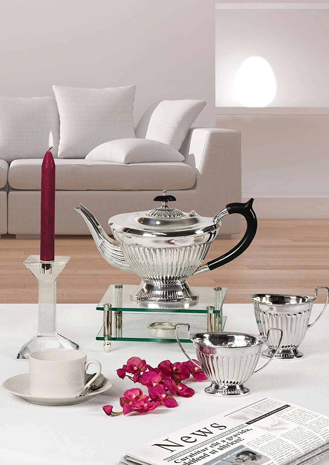Teekanne Queen Anne, schwerversilbert, Länge 28 cm, Breite 14 cm, Höhe 16 cm, Füllmenge 0.9 Liter Teekanne Queen Anne, schwerversilbert, Länge 28 cm, Breite 14 cm, Höhe 16 cm, Füllmenge 0.9 Liter